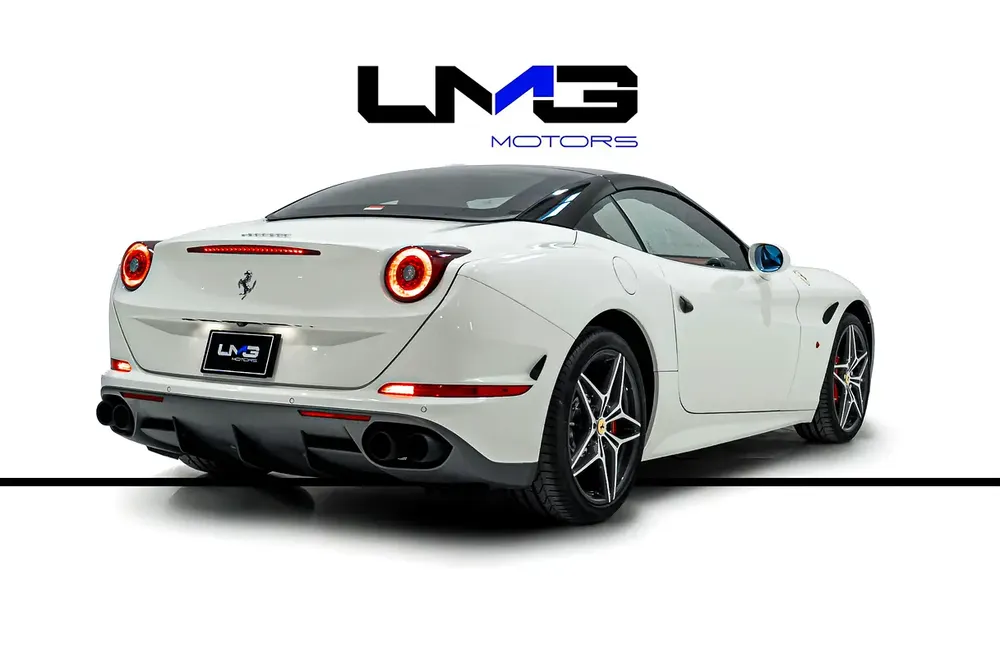 2016 FERRARI CALIFORNIA T | VERY LOW MILEAGE | HANDLING SPECIALE | CARBON LED STEERING | - Image 4