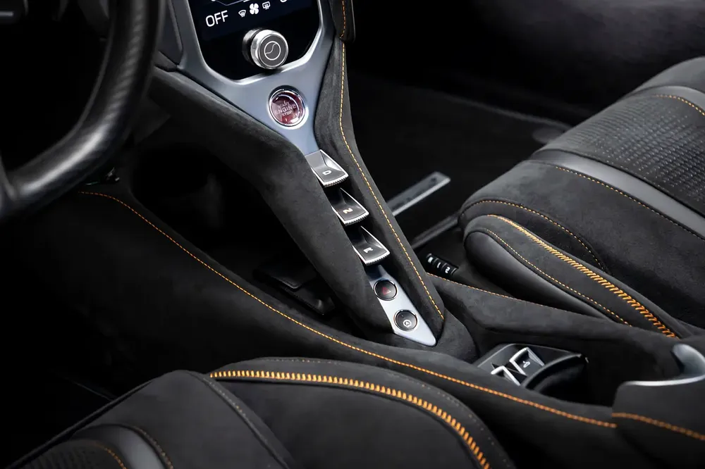 GCC SPECS WARRANTY + SERVICE - 2024 MCLAREN 750S SPIDER MSO PACKAGE CARBON FIBER EXTERIOR + INTERIOR - Image 12