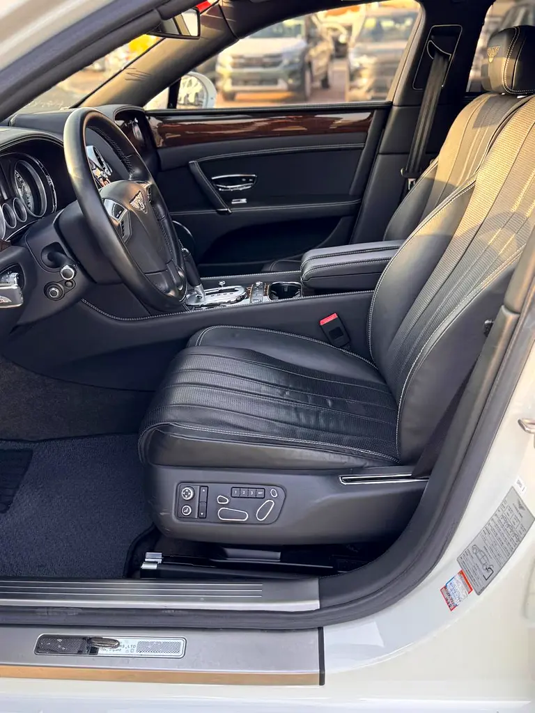 2014 - BENTLEY FLYING SPUR - SUPER CLEAN - ONLY 50,000 KM - Image 13