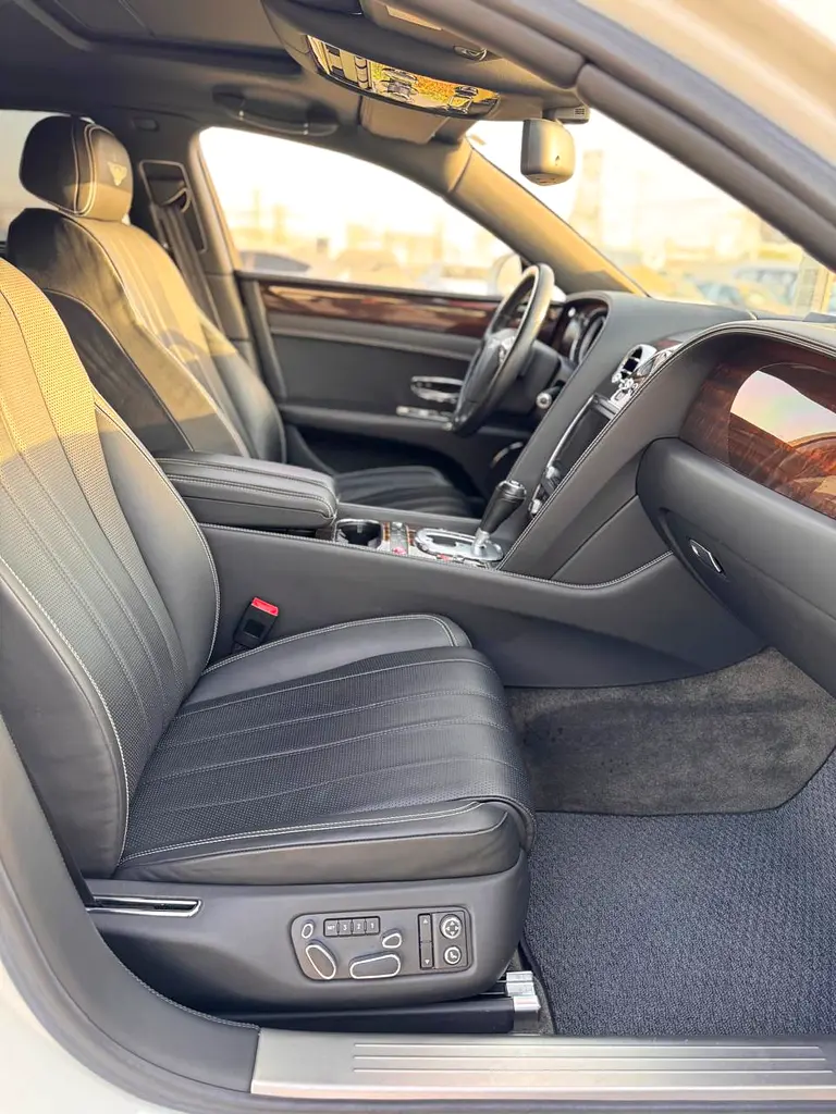 2014 - BENTLEY FLYING SPUR - SUPER CLEAN - ONLY 50,000 KM - Image 15