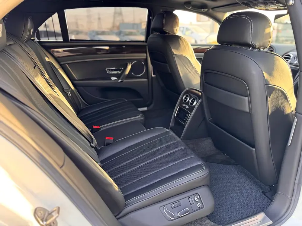 2014 - BENTLEY FLYING SPUR - SUPER CLEAN - ONLY 50,000 KM - Image 16