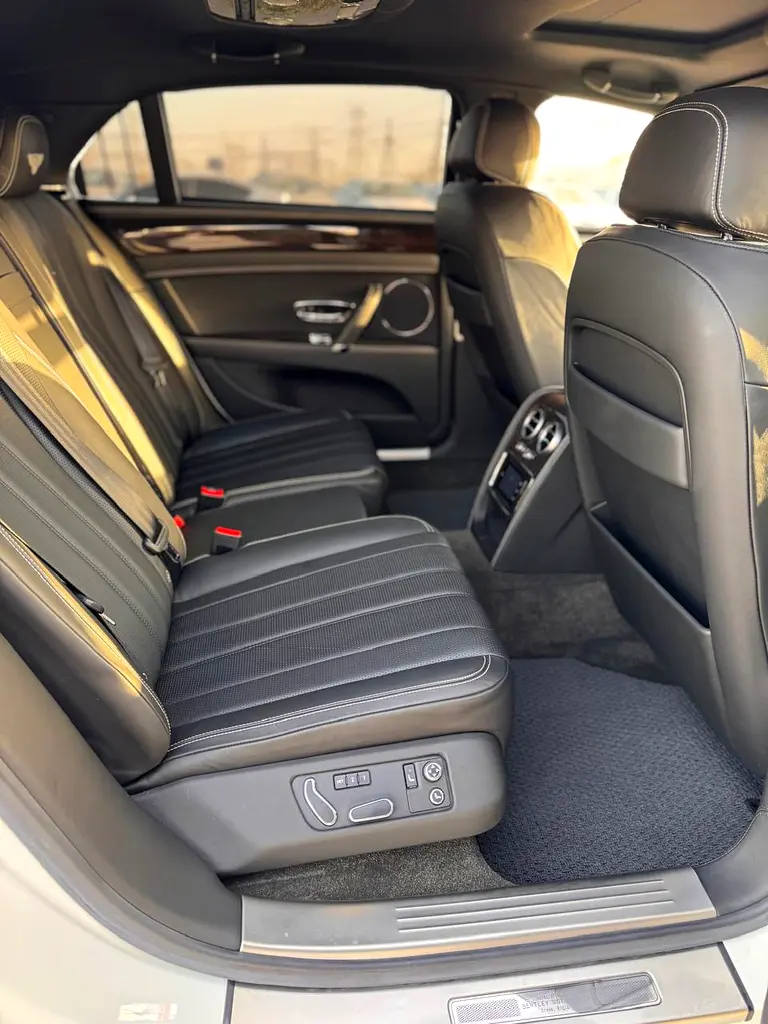 2014 - BENTLEY FLYING SPUR - SUPER CLEAN - ONLY 50,000 KM - Image 18