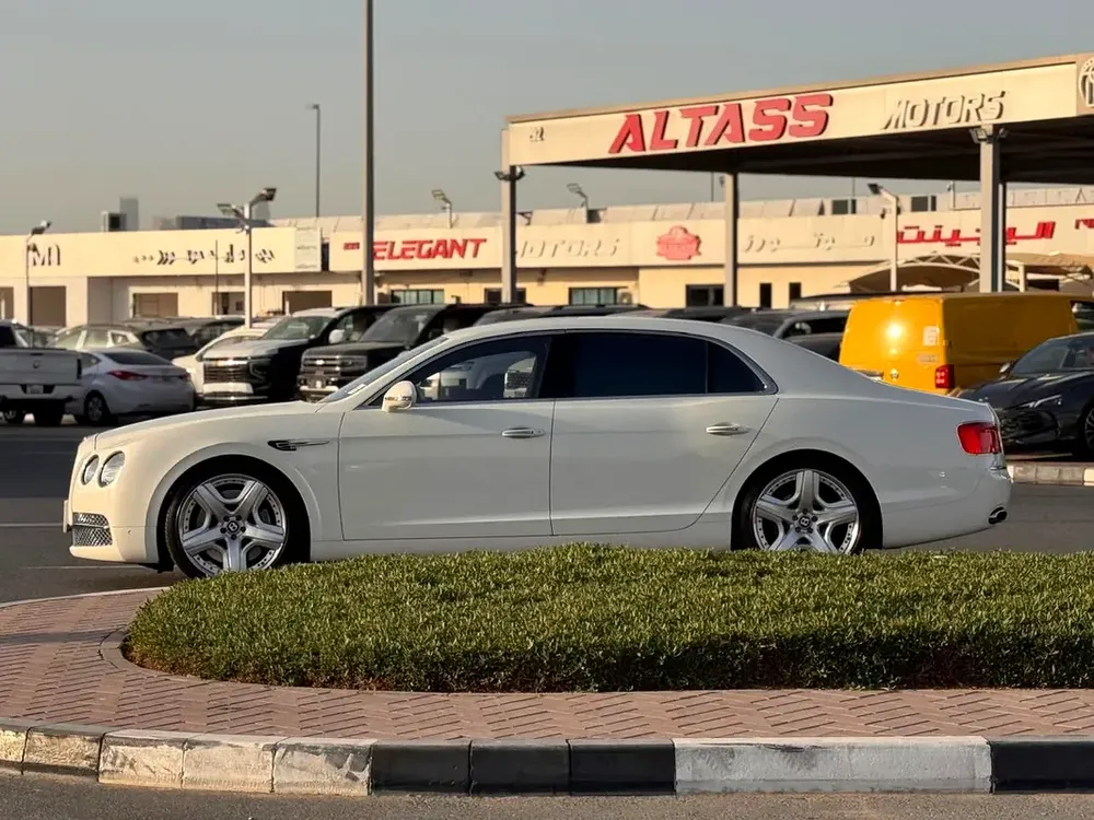 2014 - BENTLEY FLYING SPUR - SUPER CLEAN - ONLY 50,000 KM - Image 4