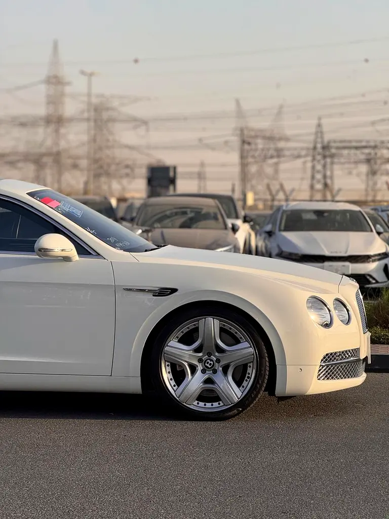 2014 - BENTLEY FLYING SPUR - SUPER CLEAN - ONLY 50,000 KM - Image 6