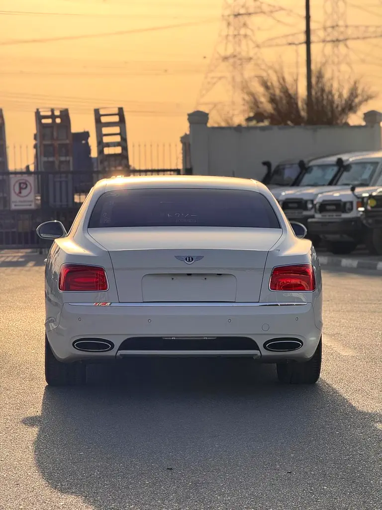 2014 - BENTLEY FLYING SPUR - SUPER CLEAN - ONLY 50,000 KM - Image 9