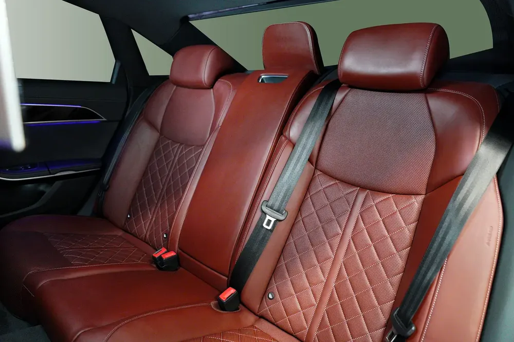 Audi A8 55 TFSI Quattro - 2023 - Image 8