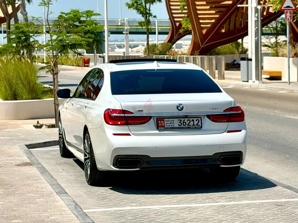 BMW 750Li xDrive 2018 | GCC Specs | Well maintained - Image 5