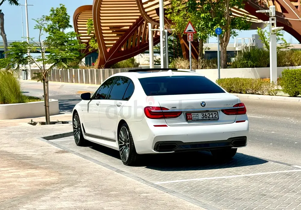 BMW 750Li xDrive 2018 | GCC Specs | Well maintained - Image 6
