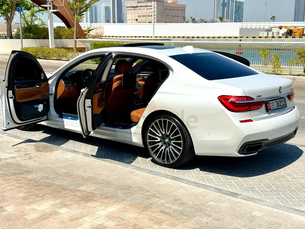 BMW 750Li xDrive 2018 | GCC Specs | Well maintained - Image 7