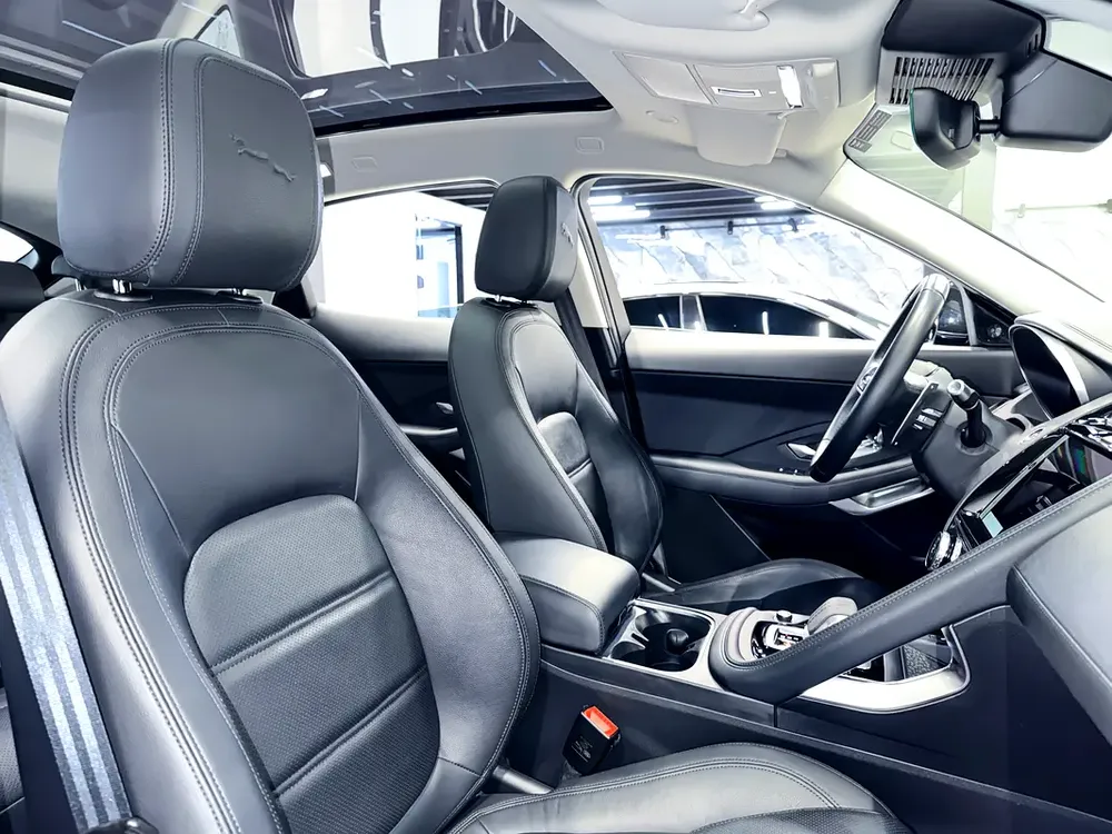 2021 JAGUAR E-PACE P250 | GCC | UNDER ALTAYER WARRANTY | IMMACULATE CONDITION | FULL OPTION - Image 10