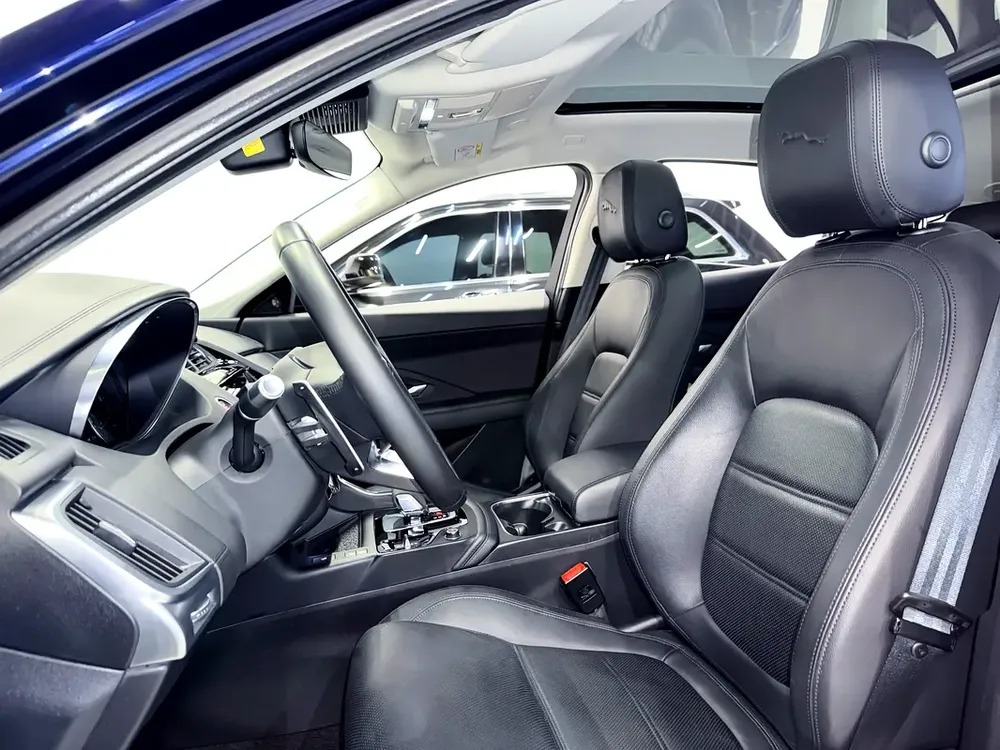 2021 JAGUAR E-PACE P250 | GCC | UNDER ALTAYER WARRANTY | IMMACULATE CONDITION | FULL OPTION - Image 5