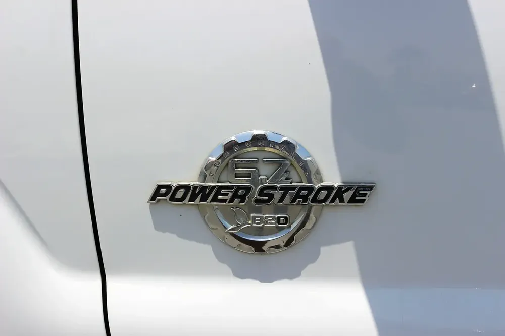 Ford F-350 Super Duty 2015 Diesel 6.7 GCC Specs 2015 double cabin long body - Image 10