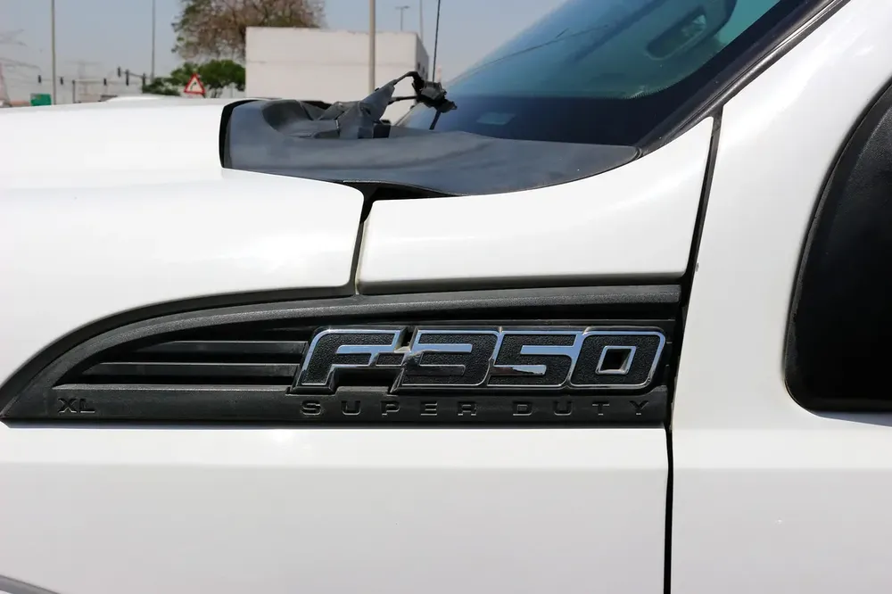 Ford F-350 Super Duty 2015 Diesel 6.7 GCC Specs 2015 double cabin long body - Image 11