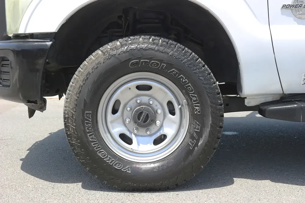 Ford F-350 Super Duty 2015 Diesel 6.7 GCC Specs 2015 double cabin long body - Image 12