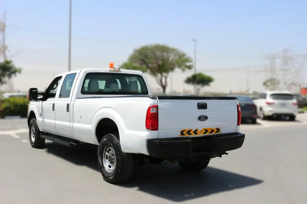 Ford F-350 Super Duty 2015 Diesel 6.7 GCC Specs 2015 double cabin long body - Image 4