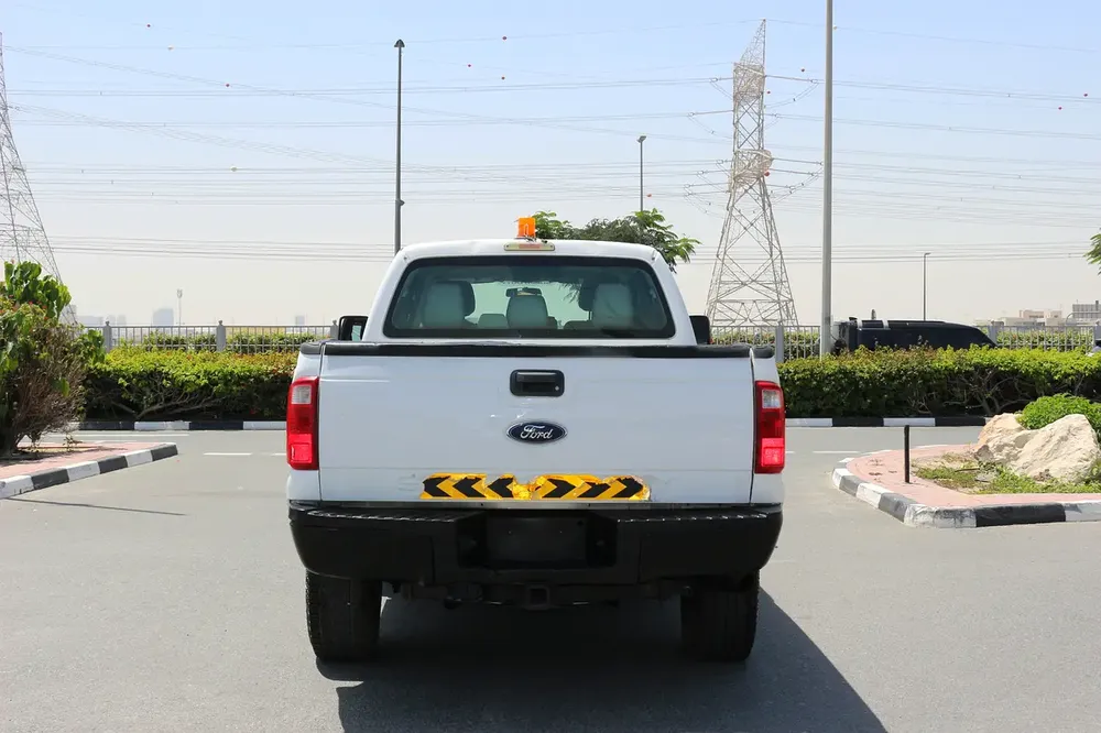 Ford F-350 Super Duty 2015 Diesel 6.7 GCC Specs 2015 double cabin long body - Image 5