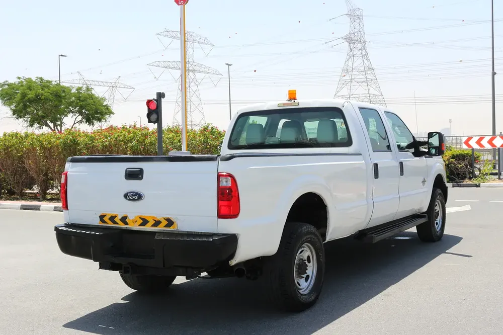 Ford F-350 Super Duty 2015 Diesel 6.7 GCC Specs 2015 double cabin long body - Image 6