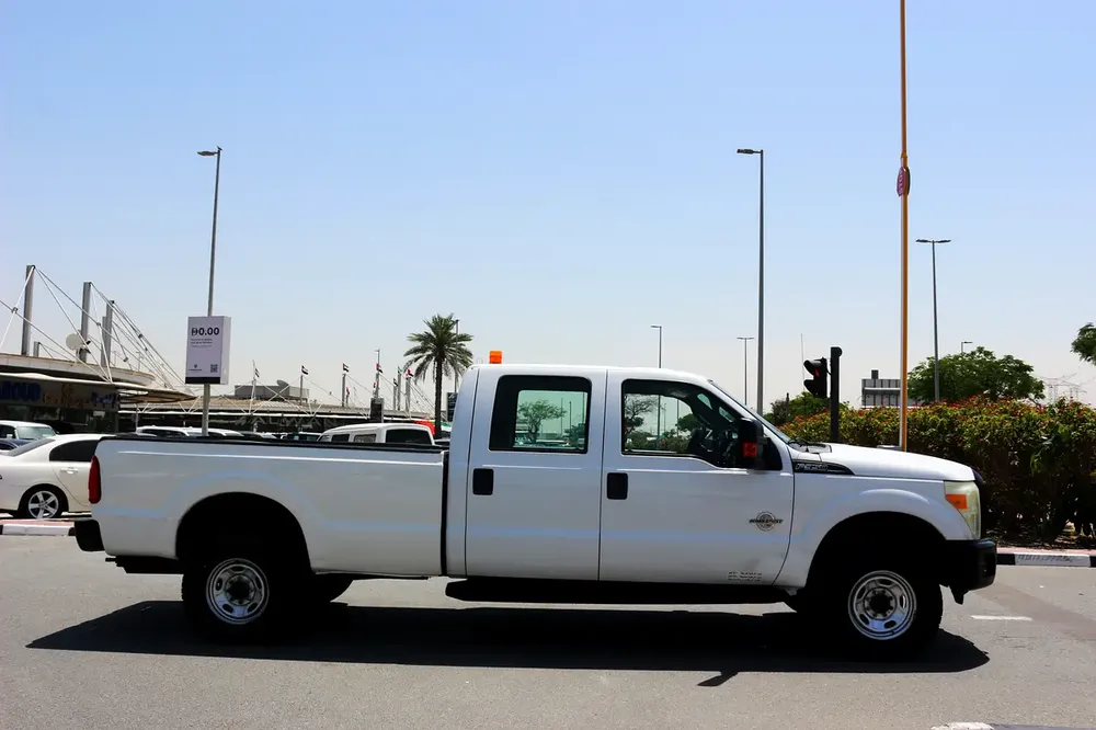 Ford F-350 Super Duty 2015 Diesel 6.7 GCC Specs 2015 double cabin long body - Image 7