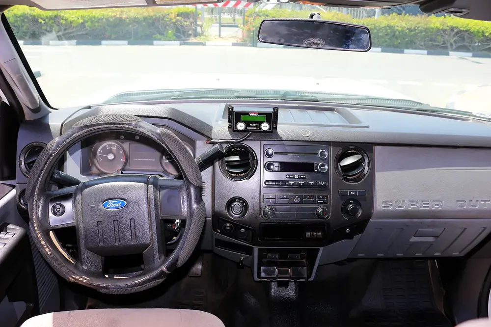 Ford F-350 Super Duty 2015 Diesel 6.7 GCC Specs 2015 double cabin long body - Image 9