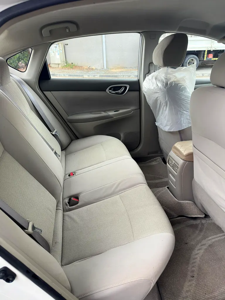 Nissan Sentra 2016 - GCC Specs - Well Maintained - Image 9
