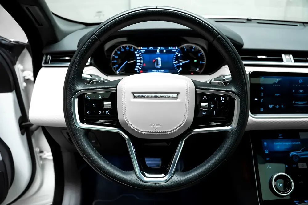 2023 Land Rover Range Rover Velar R-Dynamic - GCC Specs - Pristine Condition! - Image 12
