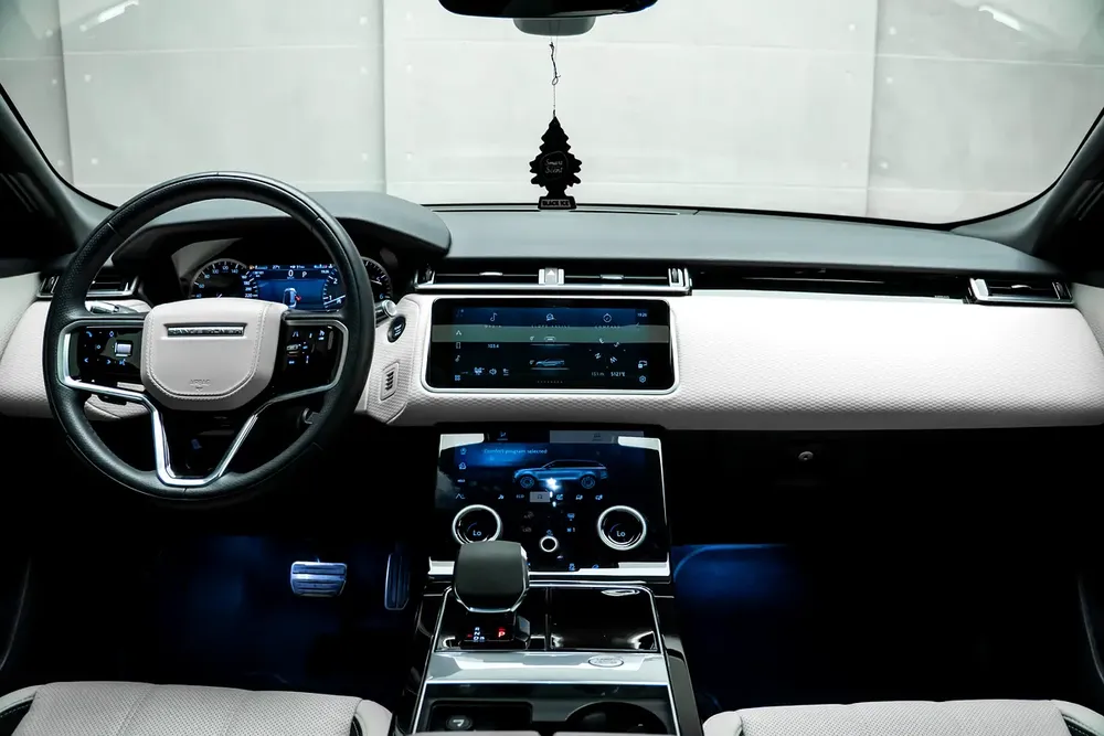 2023 Land Rover Range Rover Velar R-Dynamic - GCC Specs - Pristine Condition! - Image 14