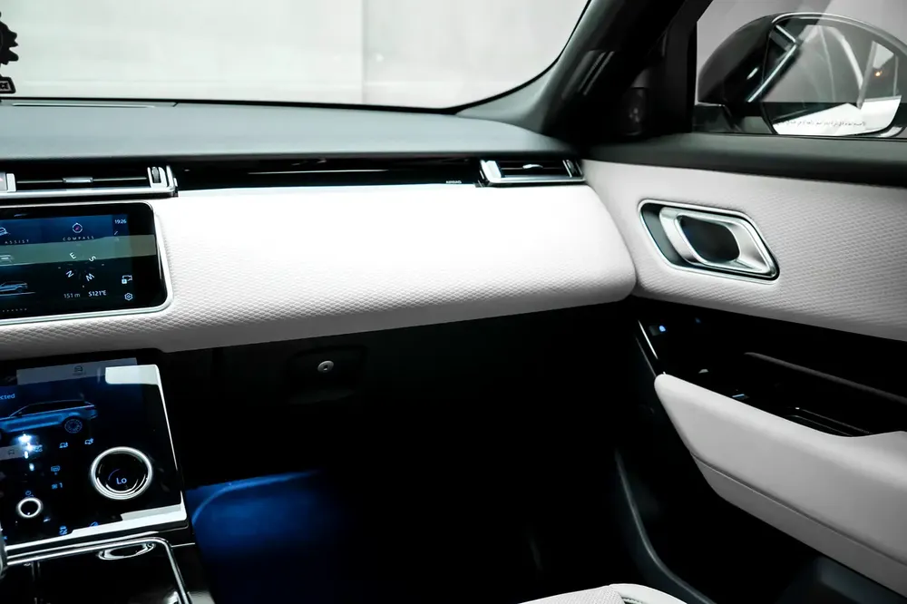 2023 Land Rover Range Rover Velar R-Dynamic - GCC Specs - Pristine Condition! - Image 15