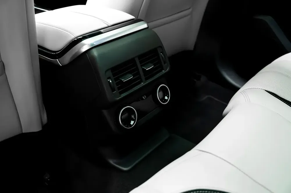 2023 Land Rover Range Rover Velar R-Dynamic - GCC Specs - Pristine Condition! - Image 18