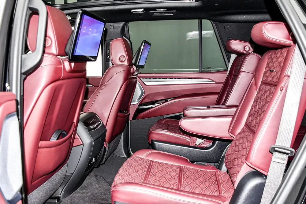 2025 Cadillac Escalade Sport Platinum GCC Specs - Warranty  Service - Image 11