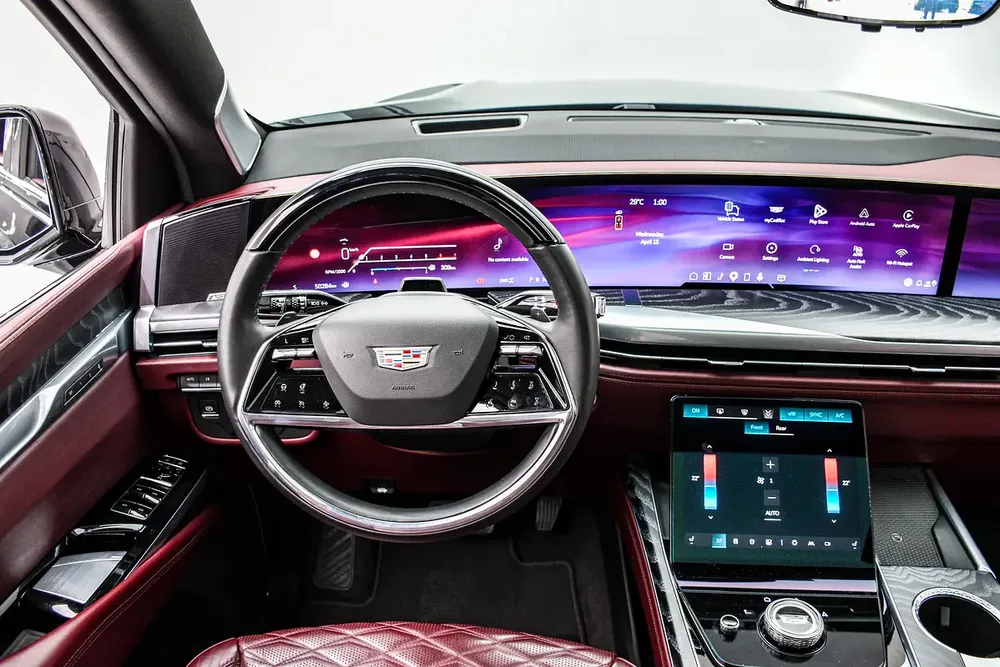 2025 Cadillac Escalade Sport Platinum GCC Specs - Warranty  Service - Image 8