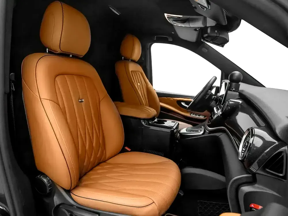 2023 | Mercedes Benz | V250 | VLINE Design (1 of 25) | GCC Spec - Image 11