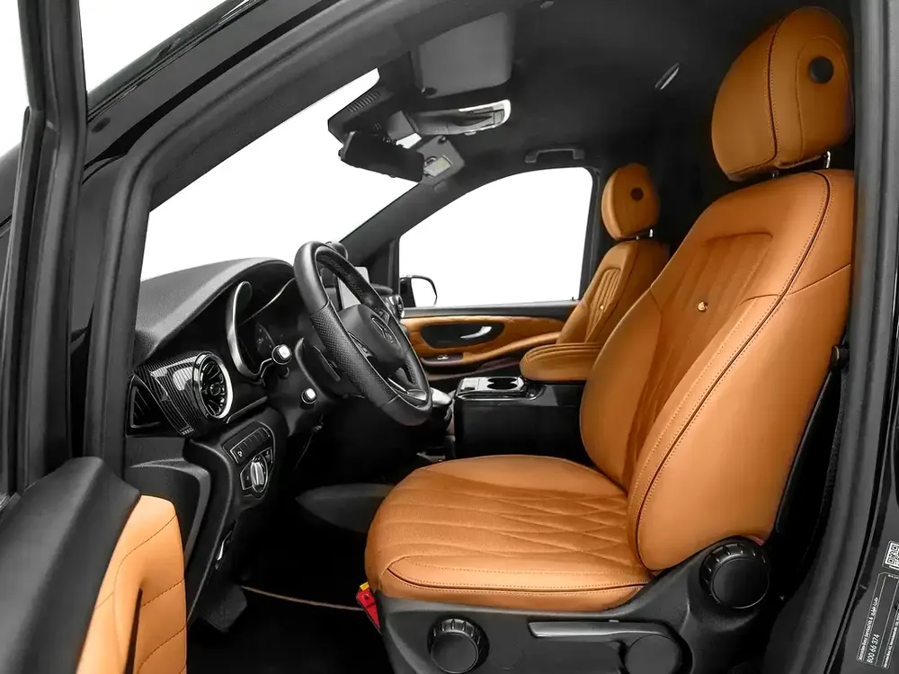 2023 | Mercedes Benz | V250 | VLINE Design (1 of 25) | GCC Spec - Image 9