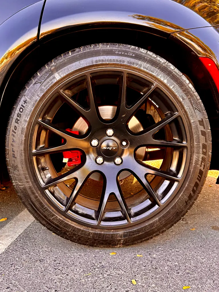 FULL OPTION/ SRT HELLCAT WIDE BODY KIT / SUNROOF - Image 11