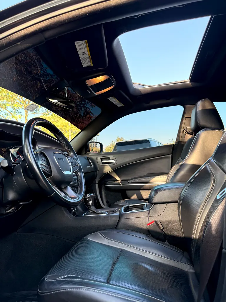 FULL OPTION/ SRT HELLCAT WIDE BODY KIT / SUNROOF - Image 13