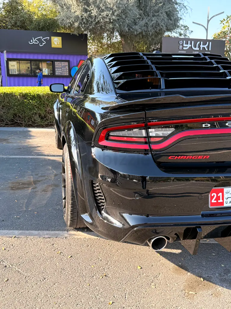 FULL OPTION/ SRT HELLCAT WIDE BODY KIT / SUNROOF - Image 8