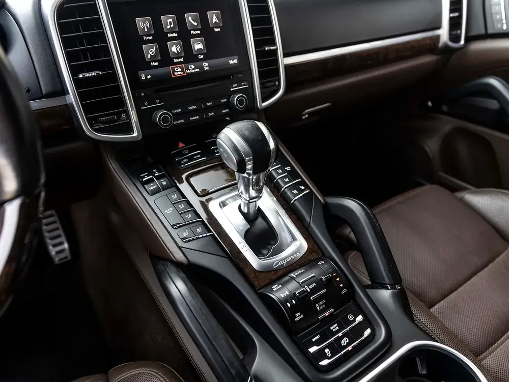 0% DOWN PAYMENT | 🚀FAST-TRACK FINANCING | PORSCHE CAYENNE GTS | JUNE EDITION | SERVICE PLAN for 1,7 - Image 10
