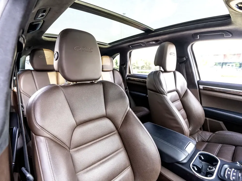 0% DOWN PAYMENT | 🚀FAST-TRACK FINANCING | PORSCHE CAYENNE GTS | JUNE EDITION | SERVICE PLAN for 1,7 - Image 11