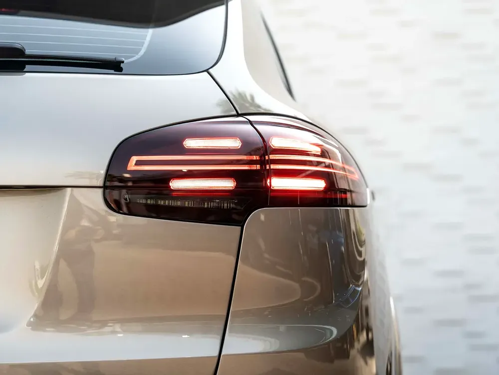 0% DOWN PAYMENT | 🚀FAST-TRACK FINANCING | PORSCHE CAYENNE GTS | JUNE EDITION | SERVICE PLAN for 1,7 - Image 6
