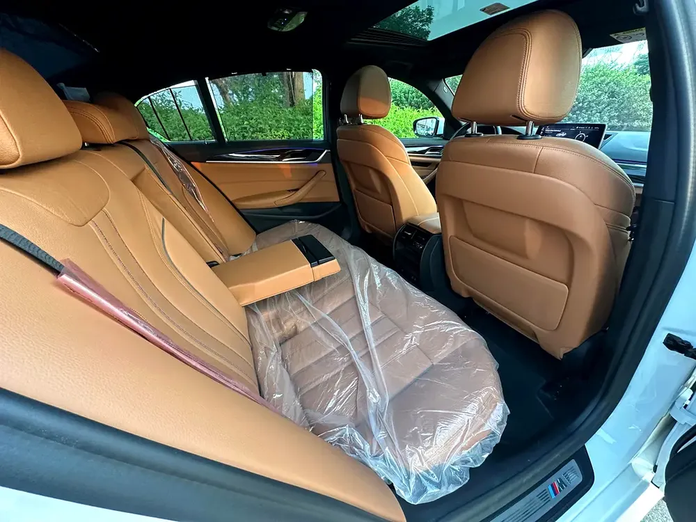 BMW 520i M-Kit 2023 GCC UNDER WARRANTY AND CONTRACT SERVICE FULL OPTION - Image 10