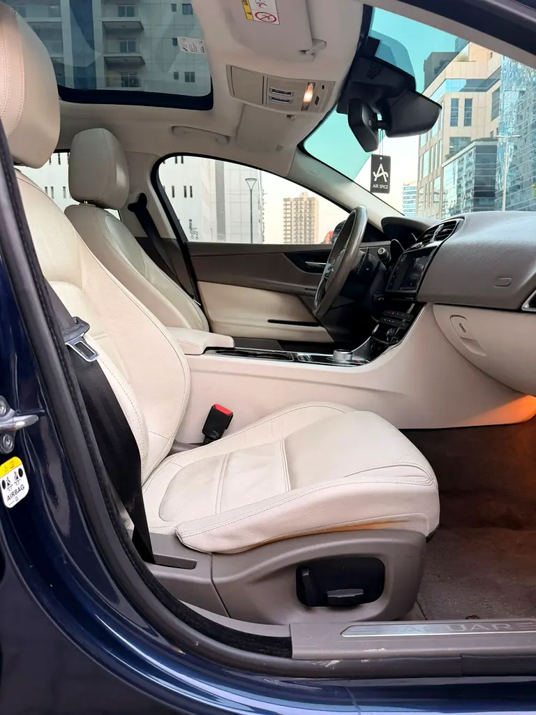 2016 Top of the line Jaguar XE 2.0L 4cyl GCC - Image 10