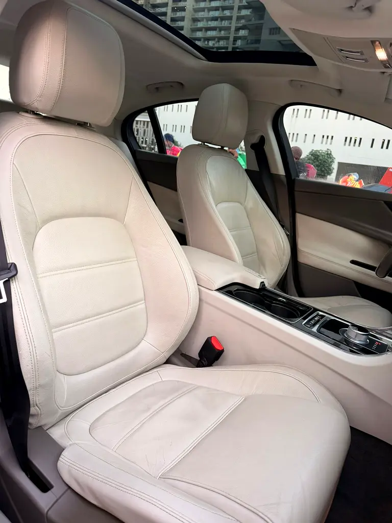 2016 Top of the line Jaguar XE 2.0L 4cyl GCC - Image 11