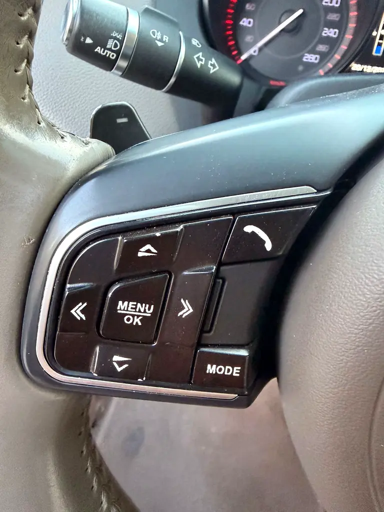 2016 Top of the line Jaguar XE 2.0L 4cyl GCC - Image 14