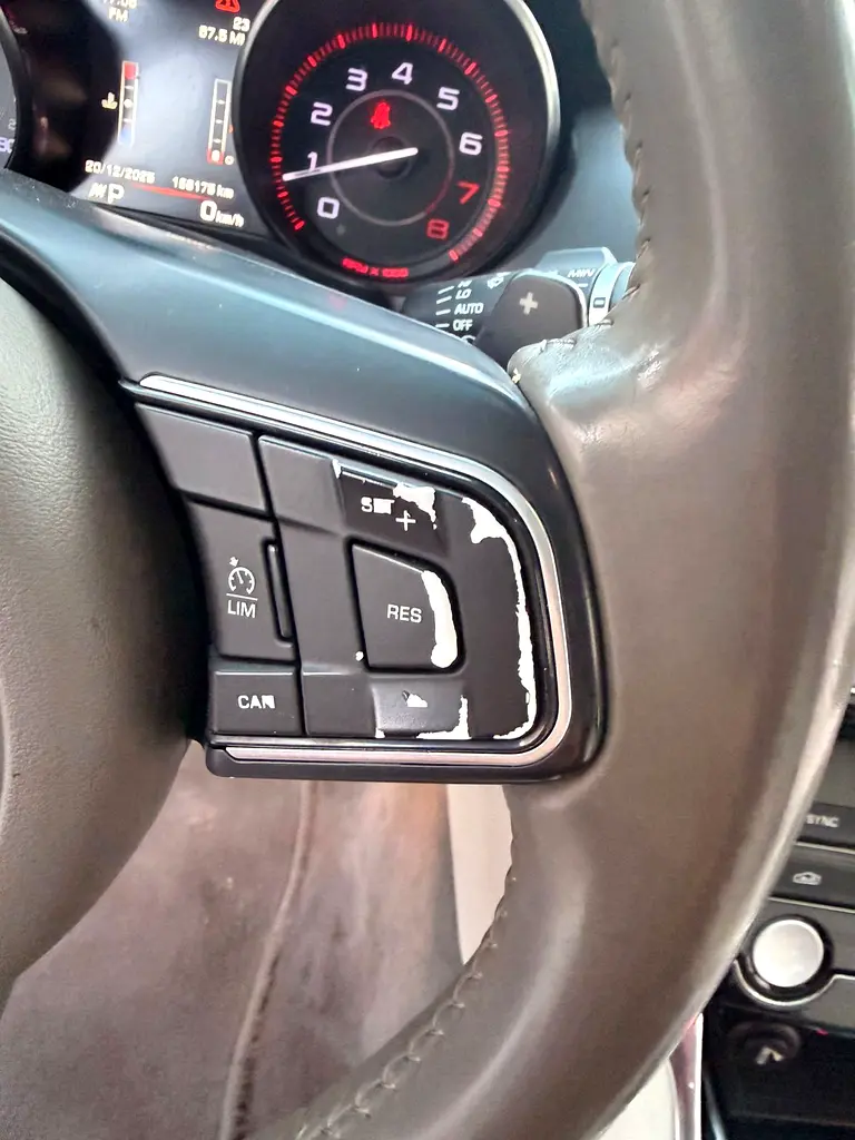 2016 Top of the line Jaguar XE 2.0L 4cyl GCC - Image 16