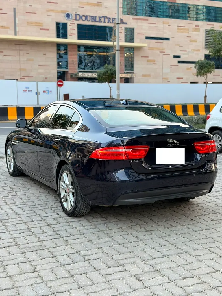 2016 Top of the line Jaguar XE 2.0L 4cyl GCC - Image 4