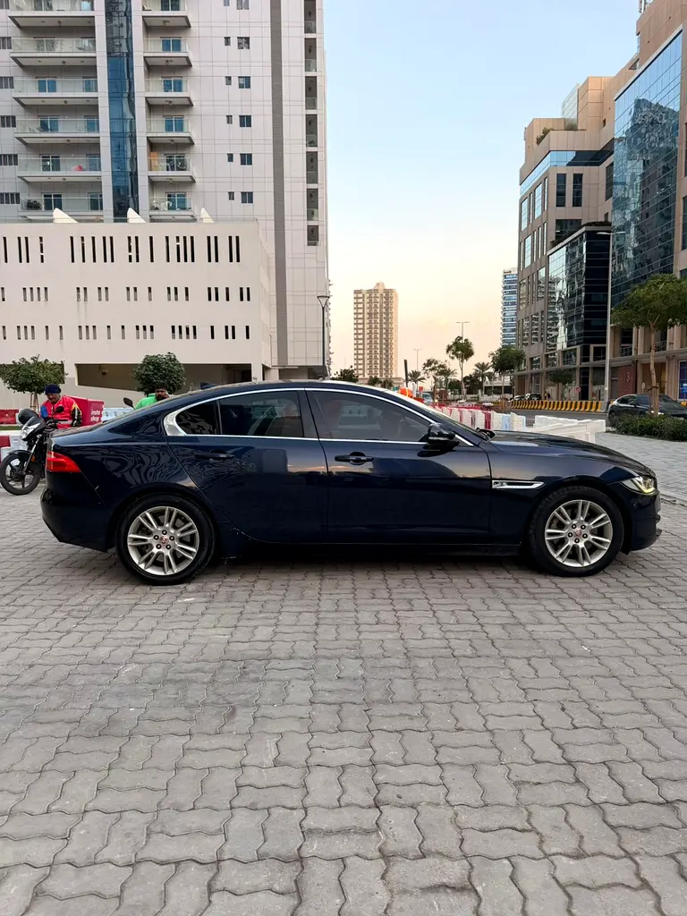 2016 Top of the line Jaguar XE 2.0L 4cyl GCC - Image 6