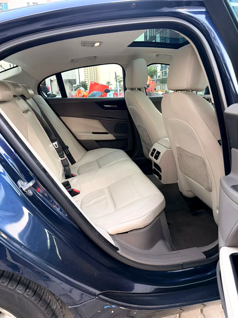 2016 Top of the line Jaguar XE 2.0L 4cyl GCC - Image 8