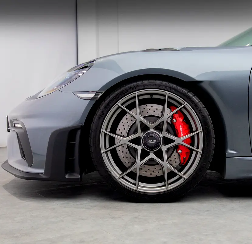 Like-New - Low Mileage • FDSH • Porsche Warranty • GCC - Image 14