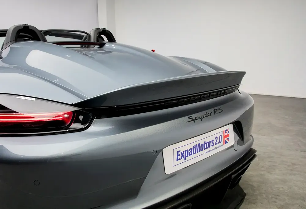 Like-New - Low Mileage • FDSH • Porsche Warranty • GCC - Image 16