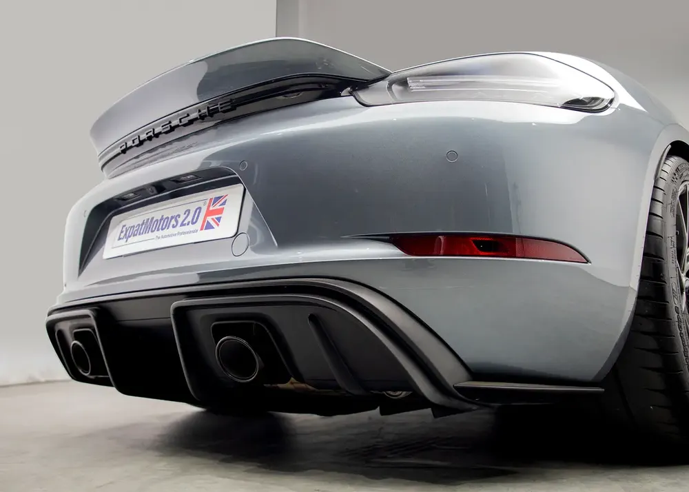 Like-New - Low Mileage • FDSH • Porsche Warranty • GCC - Image 18