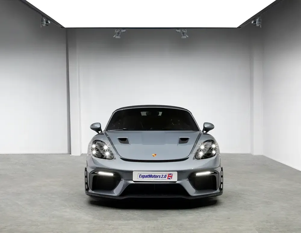 Like-New - Low Mileage • FDSH • Porsche Warranty • GCC - Image 4